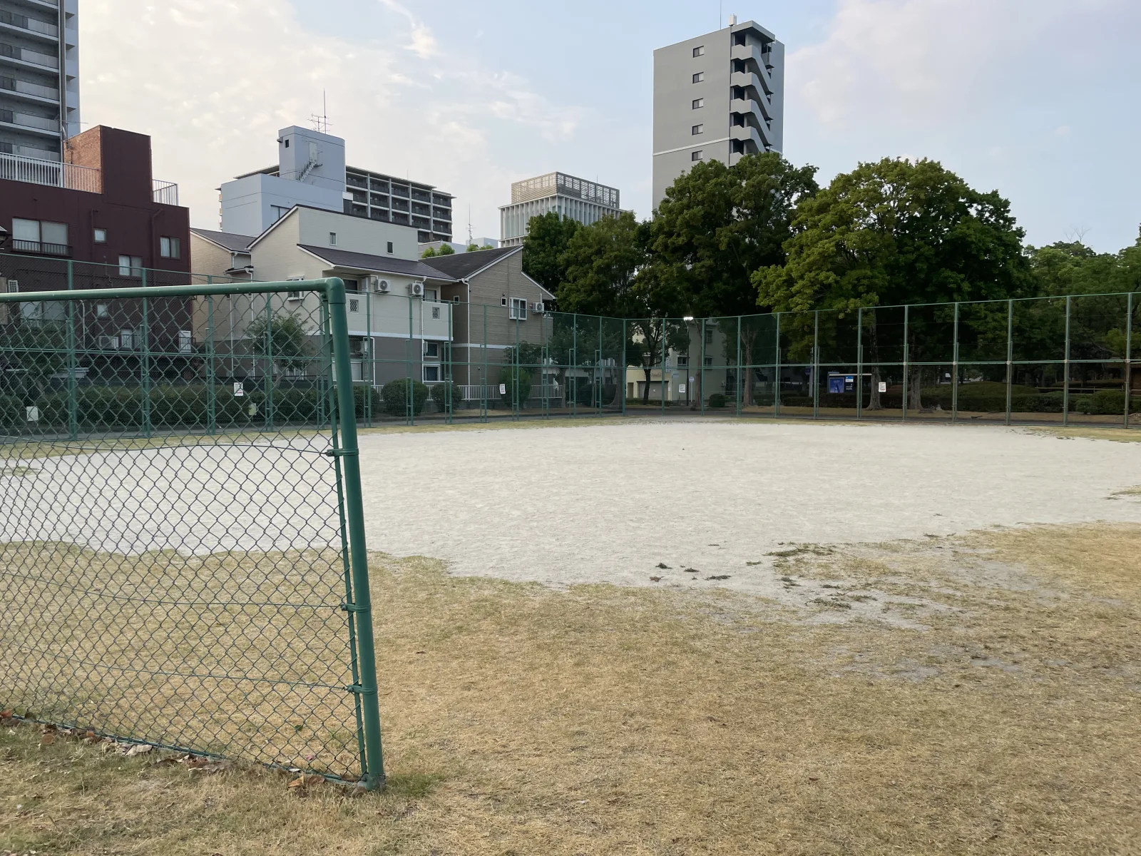 東公園（球技広場・幼児コーナー）の外観写真