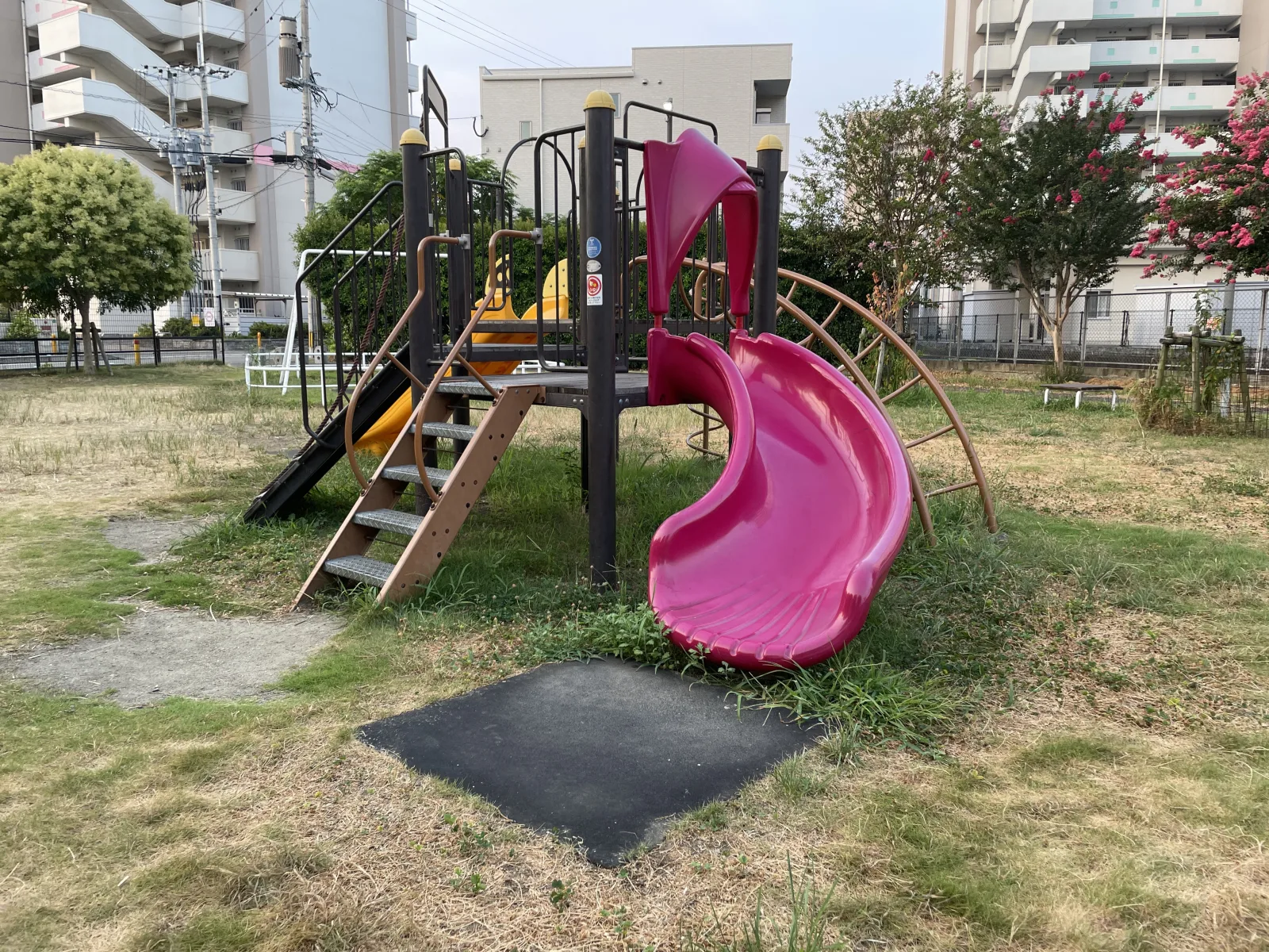 ふれあい公園の設備・遊具写真